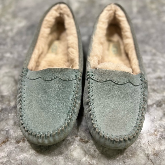UGG Moccasins - Picture 1 of 4